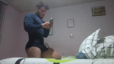 Snapshot of athlete_boy22 chatting on February 9, 11:04 am Atlas online show from February 9, 11:04 am