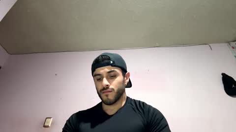 Snapshot of athlete_boy22 chatting on October 22, 1:42 am Atlas online show from October 22, 1:42 am