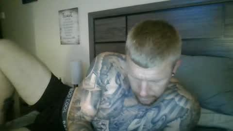 AthleticWhiteboy777 online show from July 2, 5:23 am