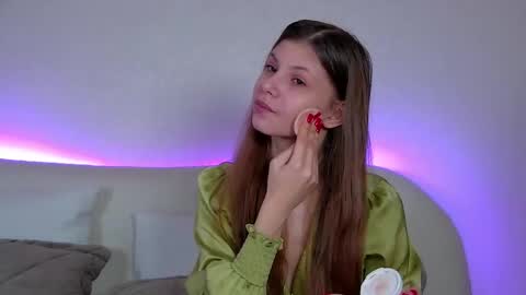 Snapshot of audreybarlow chatting on March 7, 6:35 am Audrey online show from March 7, 6:35 am