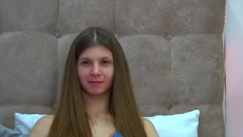Snapshot of audreybarlow chatting on February 19, 9:28 am Audrey online show from February 19, 9:28 am