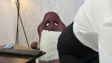 Aura sanders online show from March 20, 3:39 pm