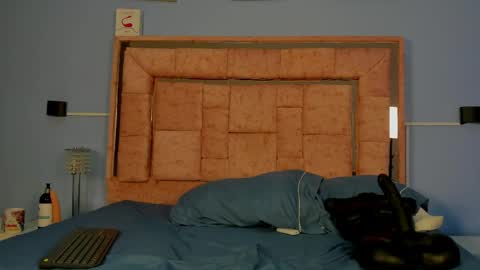 aura verde online show from April 20, 7:50 pm