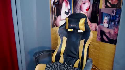 Miss awra online show from December 17, 6:31 am