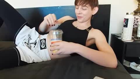 Aurora online show from March 3, 5:20 pm