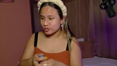 aurora_collins08 online show from February 18, 3:41 pm