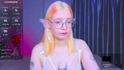 Aurora online show from November 20, 8:06 pm