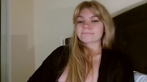 AuroraXRoses online show from November 1, 10:09 pm