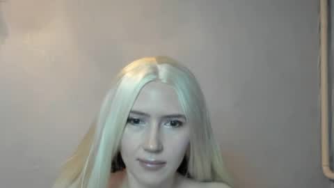 auroro8445438 online show from April 24, 5:15 pm