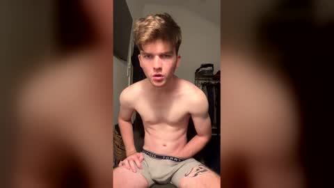aussieboyethan online show from March 23, 12:43 pm