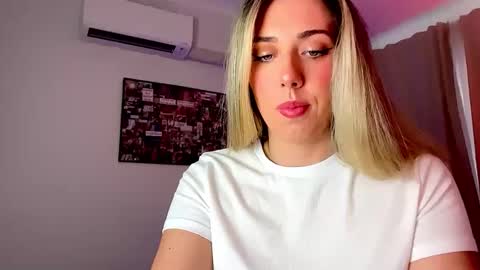 aussielulu online show from February 26, 4:16 am