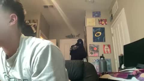 austant online show from April 8, 10:46 pm