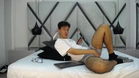 austinreeds online show from October 14, 3:26 pm