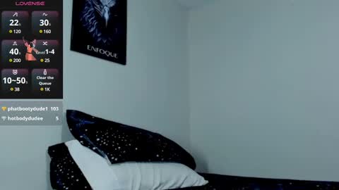 Snapshot of austintorres_ chatting on February 20, 5:44 am AustinTorres online show from February 20, 5:44 am