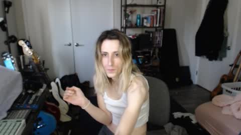 Ava online show from April 10, 8:46 pm