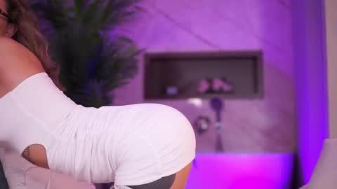 Ava online show from January 18, 4:43 am