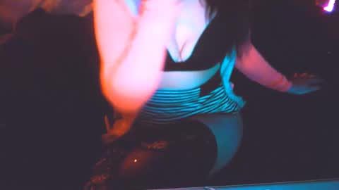 avamae online show from February 3, 8:57 am