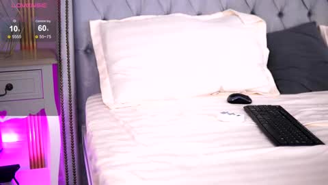 Ava online show from February 13, 4:00 am