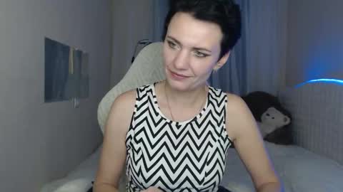 avasaturnian online show from November 22, 2:48 pm