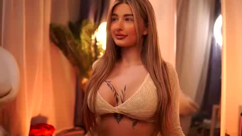 Carina online show from March 10, 11:38 pm