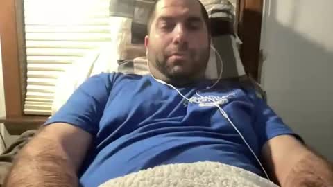 averagejoe345977 online show from March 1, 8:29 am