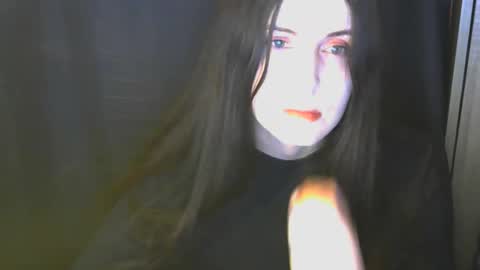 avialenne online show from March 31, 6:30 pm