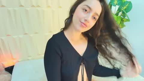 Avilyn online show from February 16, 7:12 pm