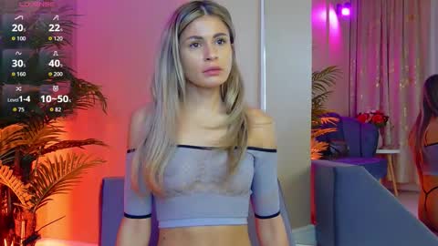 AVRILL CYRUX online show from October 30, 7:53 am