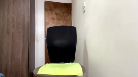 AndrewXxl independent online show from February 8, 7:39 pm