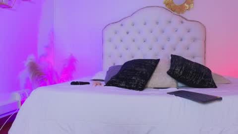 axarasss online show from April 3, 1:51 pm