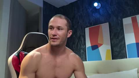 Axel Fairchaild online show from November 27, 1:19 pm