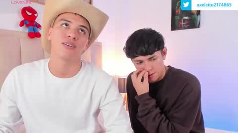 Snapshot of axel_sliim chatting on October 3, 3:15 am axel slim online show from October 3, 3:15 am