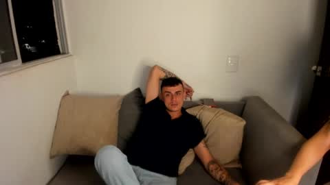 axel_smith10 online show from April 3, 8:43 am