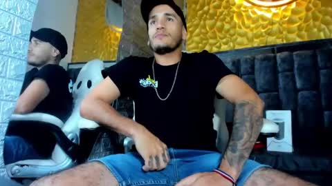 Snapshot of axell_cross2 chatting on March 1, 8:42 pm Axell Cross2 online show from March 1, 8:42 pm