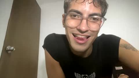 Axel  online show from January 23, 12:35 am