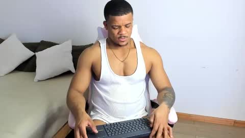 Snapshot of axelldasilva chatting on September 28, 8:40 pm AXEL DA SILVA online show from September 28, 8:40 pm