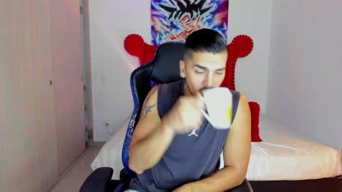 Axel online show from March 24, 11:16 am