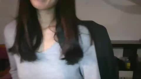 Snapshot of axuepetitt chatting on October 21, 9:29 pm axue online show from October 21, 9:29 pm