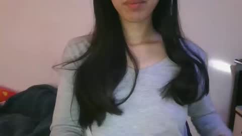 Snapshot of axuepetitt chatting on February 26, 1:54 pm axue online show from February 26, 1:54 pm