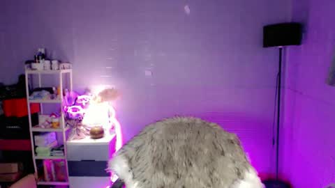 AYAHOSHILOVESYOU online show from March 27, 8:26 am