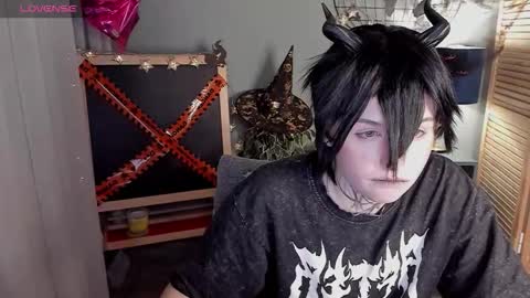 ayaks online show from October 28, 2:51 pm