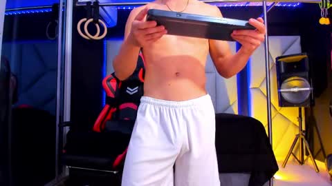 Ayden Miller online show from June 7, 5:34 am