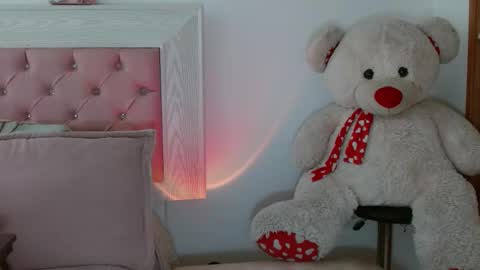 AYLEEN    online show from February 23, 5:15 pm