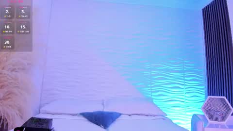 aylinlove_ online show from July 10, 11:37 am