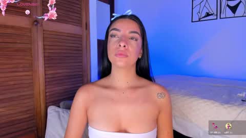 Snapshot of aylinnzambrano_ chatting on October 7, 7:59 am Aylin online show from October 7, 7:59 am