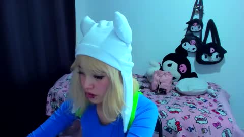 Azu Moure online show from November 1, 1:50 am