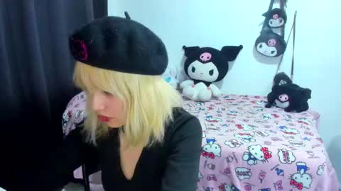 Azu Moure online show from November 7, 2:36 am