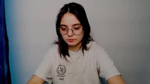 azumi_chan_ online show from January 11, 7:47 am