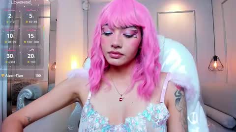 Azura online show from October 31, 8:09 pm