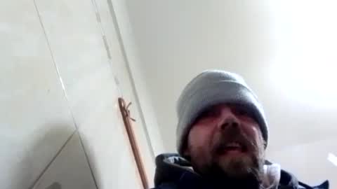 azza42086 online show from June 18, 1:38 pm